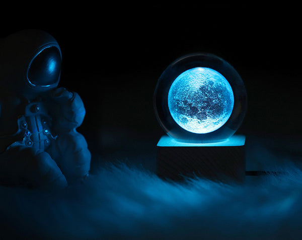 Luminous crystal ball